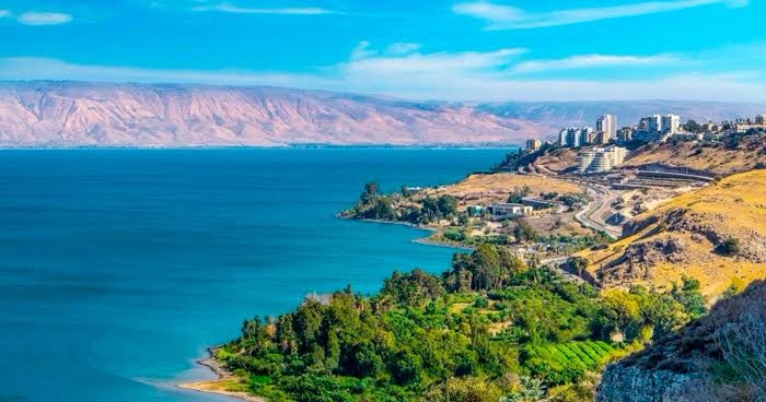 Israel inicia projeto histórico: água dessalinizada do Mediterrâneo será bombeada para o Mar da Galileia